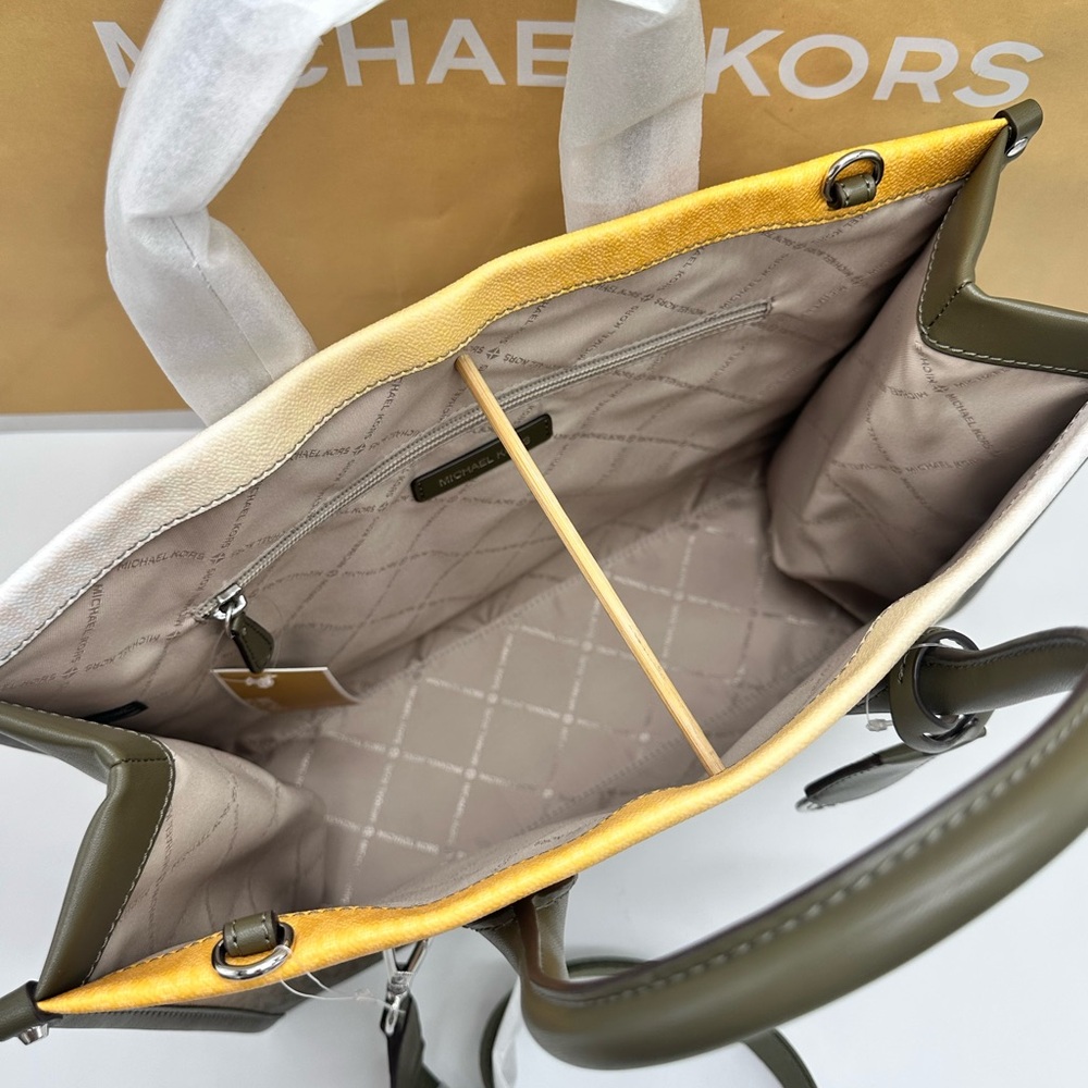 MICHAEL KORS
Mirella Medium Ombré Signature Logo Tote Bag Olive Combo color - Picture 13 of 16